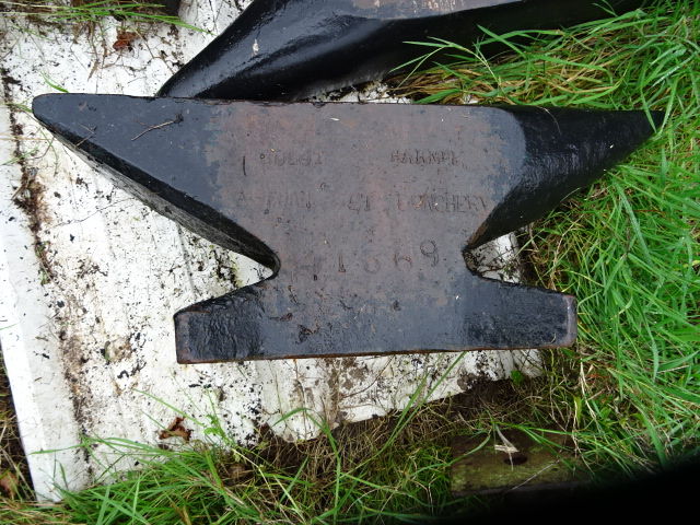 enclume de mar�chal ferrant ancienne dat�e 1869 230 Saint-Hilaire-en-Ligni�res (18)