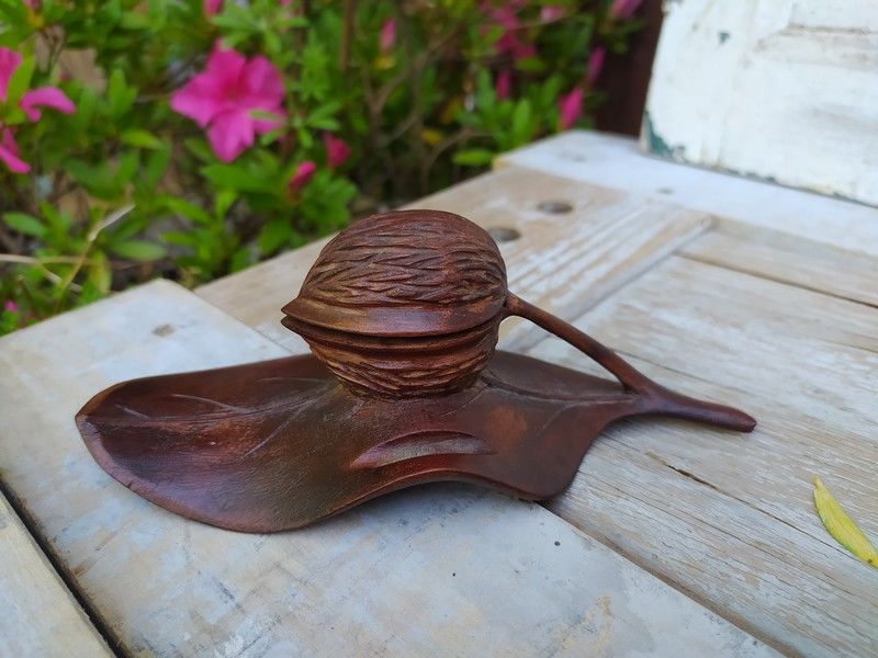 Encrier Bois Sculpt� Noix Feuille Art Populaire For�t Noire  35 Loches (37)