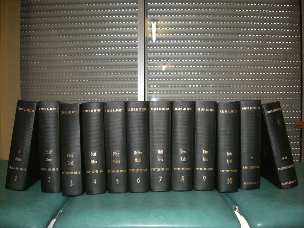 ENCYCLOPEDIE LAROUSSE 12 volumes 40 Mazi�res-en-G�tine (79)