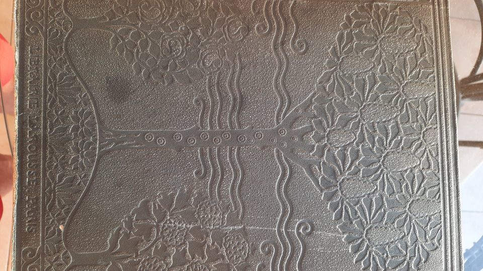 encyclop�die Larousse 90 Valensole (04)