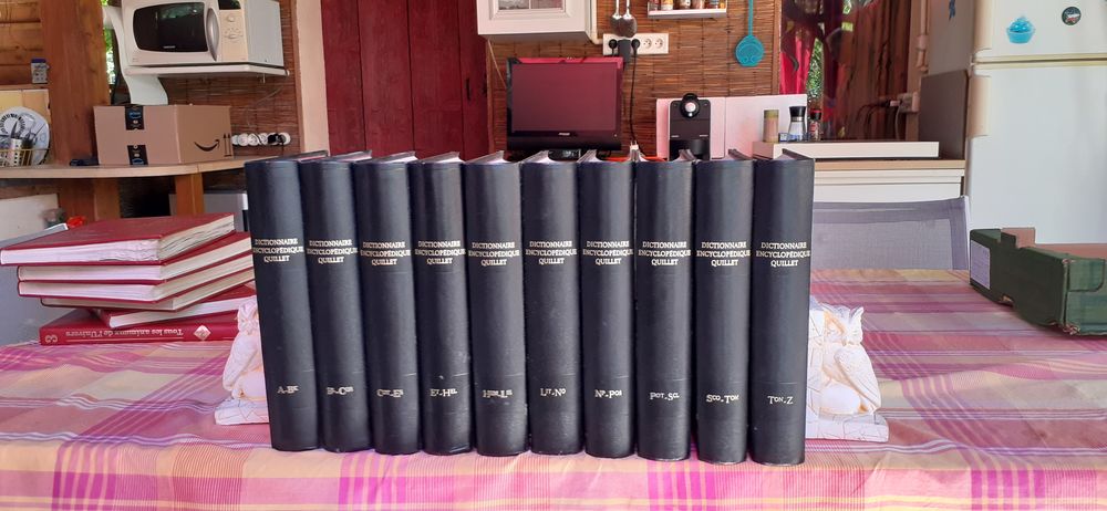 encyclop�die quillet 10 volumes 150 Vidauban (83)
