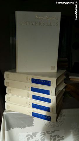 Encyclop�die Universalis 40 Alfortville (94)