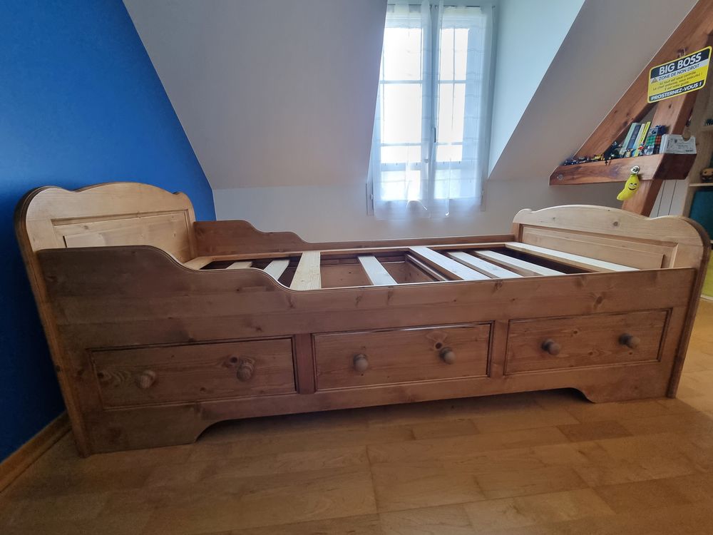 Lit enfant 90x190 avec tiroirs en �pic�a naturel cir� ? marq 400 Milly-la-For�t (91)