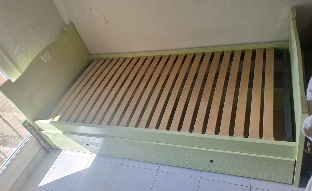 Lit enfant avec 2 tiroirs, 90x190, vendu avec sommier � lattes, en bois. 55 Toulouges (66)