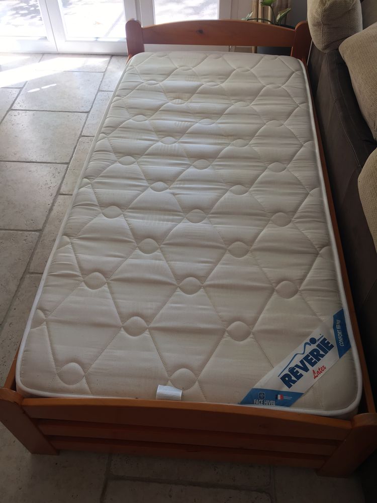 Lit enfant couleur miel 90 avec lit tiroir et deux matelas 180 Rochefort-du-Gard (30)