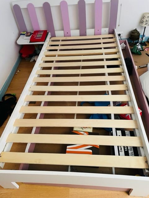 lit enfant / Fille avec tête de lit et chevet intégré 50 Portet-sur-Garonne (31)
