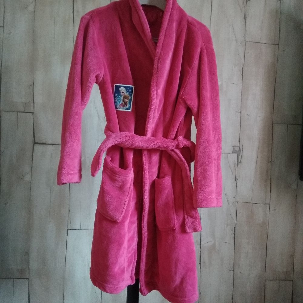 ENFANT FILLE PEIGNOIR DOUX ROSE TISSAIA 10 ANS
5 Caen (14)