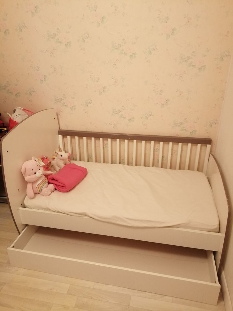 Lit enfant fille 50 Cholet (49)