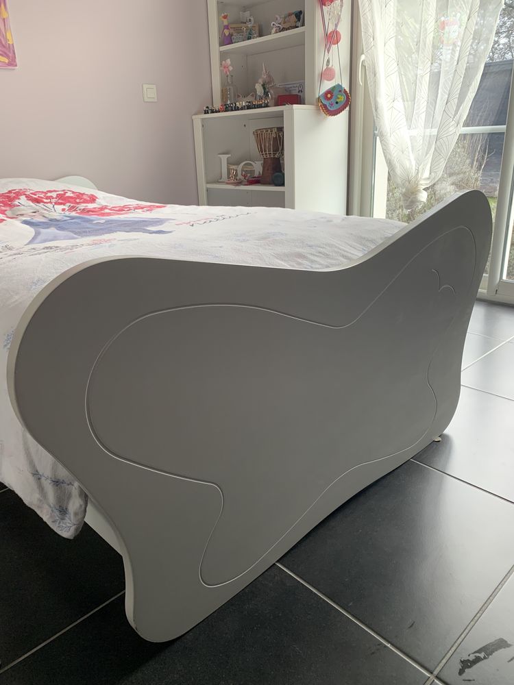 Lit enfant forme papillon 150 Saint-Laurent-M�doc (33)