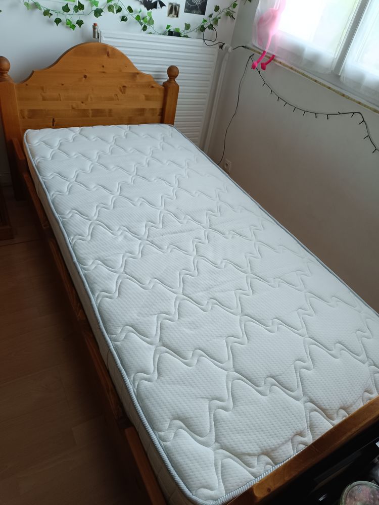 Lit enfant pin massif c?ur creus� 25 Soisy-sous-Montmorency (95)