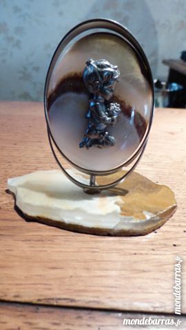 Enfant en pri�re en �tain sur socle en marbre 5 �cuisses (71)