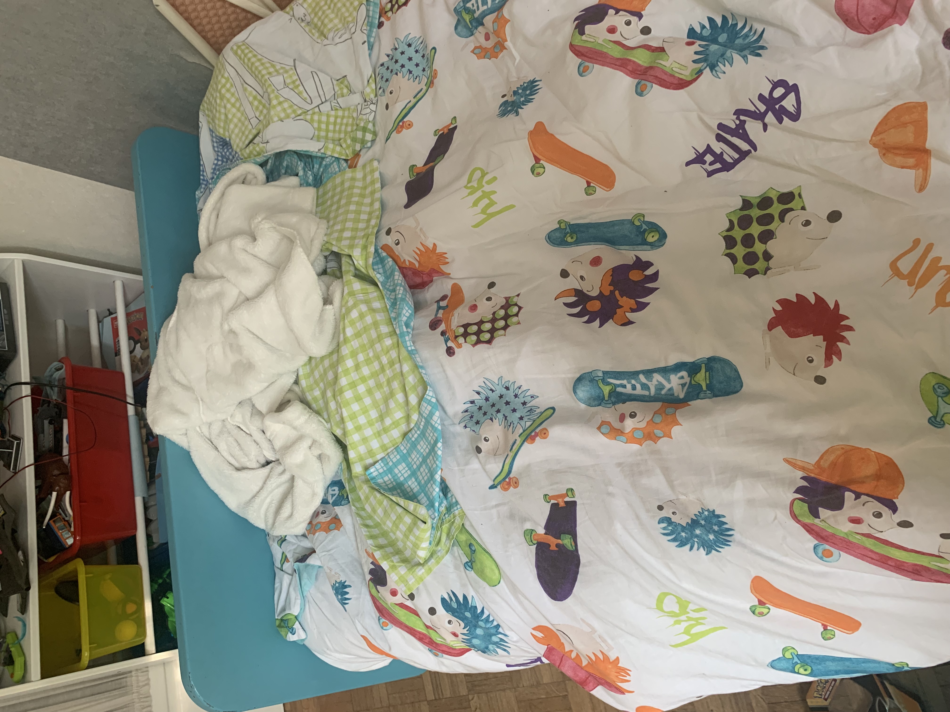 Lit enfant
Table de chevet
�tag�re 100 Saint-Cloud (92)