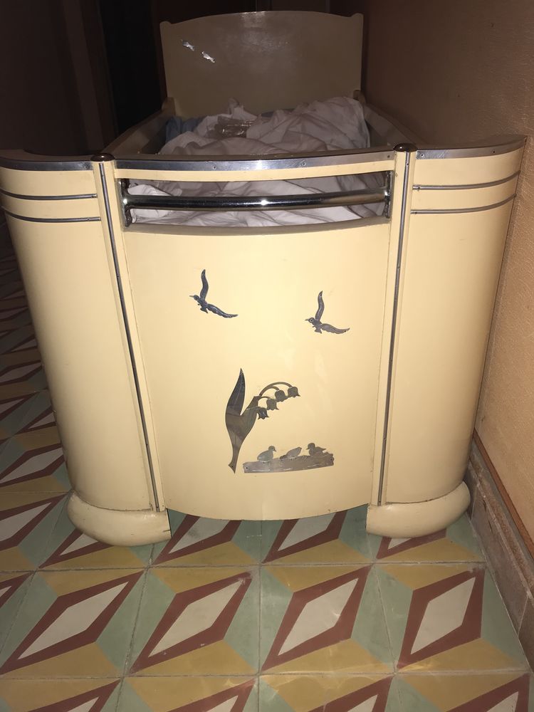 Lit enfant vintage ann�e 50 50 Rasteau (84)