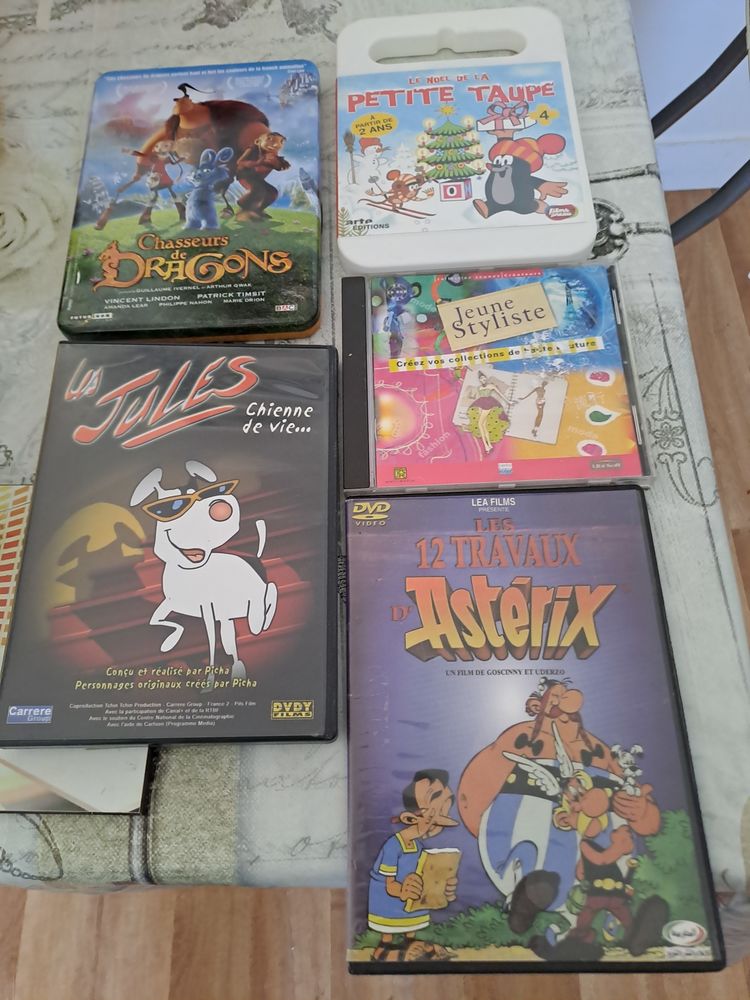 Lot de dvd enfants. 10 Paris 18 (75)