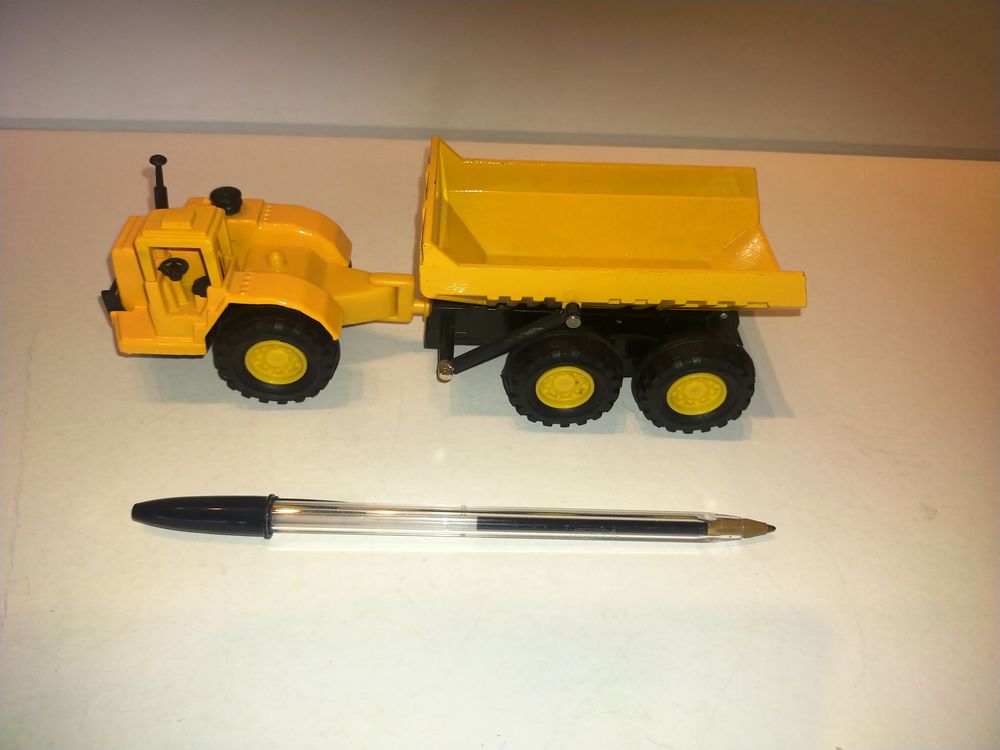 engin de chantier de marque JADITOYS
7 Mirecourt (88)