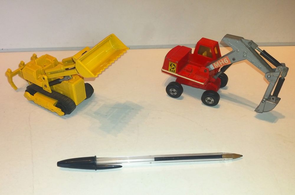 lot de 2 engins de chantier MATCHBOX (7� l'un)
7 Mirecourt (88)