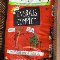 un sac de 10 kgs d'engrais complet pour jardin 0 Brest (29)
