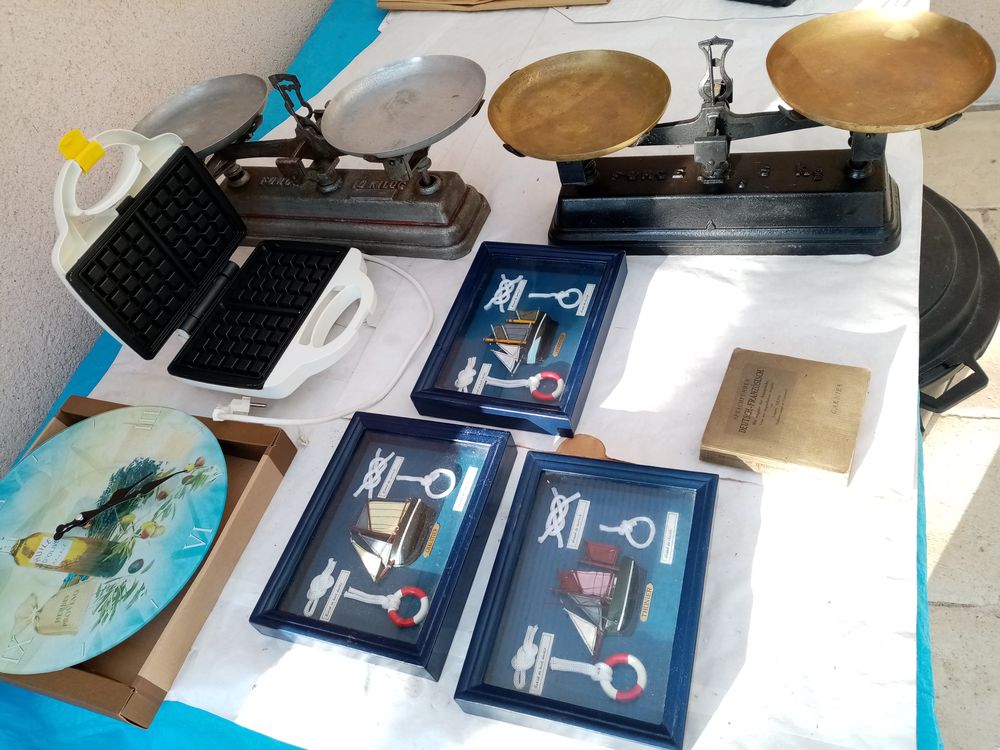 ENORME LOT livre guerre 1940 balance horloge cadre 30 Chartres (28)