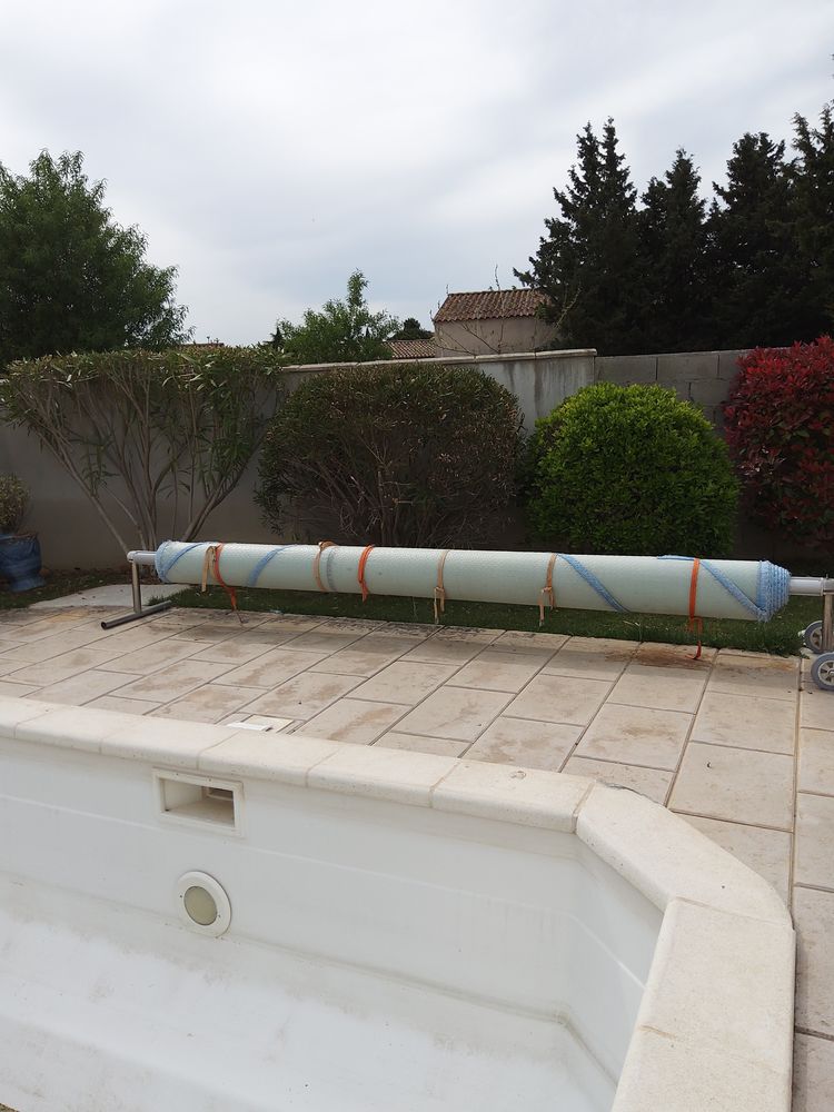 enrouleur bache a bulles pour piscine. 30 B�darrides (84)