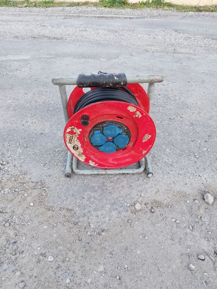 Enrouleur de c�ble �lectrique 3 x 2.5 25m 60 Saint-Jean-de-Fos (34)