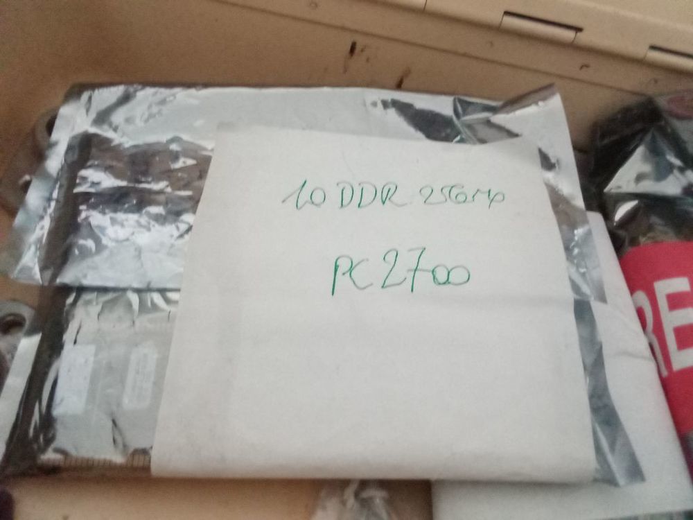 ENSEMBLE DE 10 DDR 27OO DE 256MO 14 Lampertheim (67)