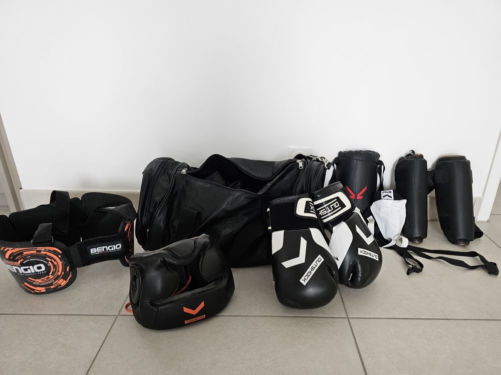 Ensemble accessoire pour boxe homme
Servi uniquement 3 fois 450 Le Perreux-sur-Marne (94)