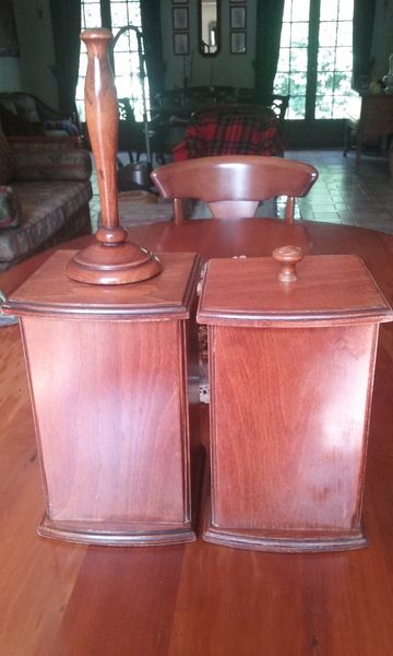 Ensemble de 8 accessoires de salle de bains en merisier 199 L�signy (77)