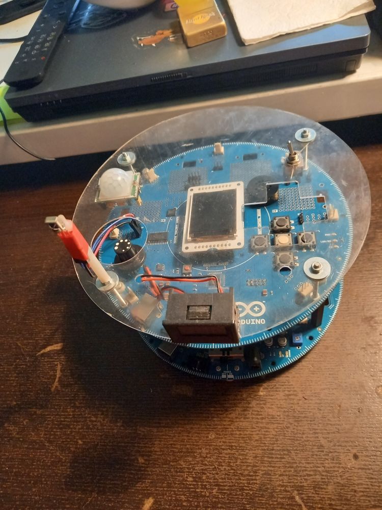 ensemble arduino dont robot officiel tres rare 300 Alen�on (61)