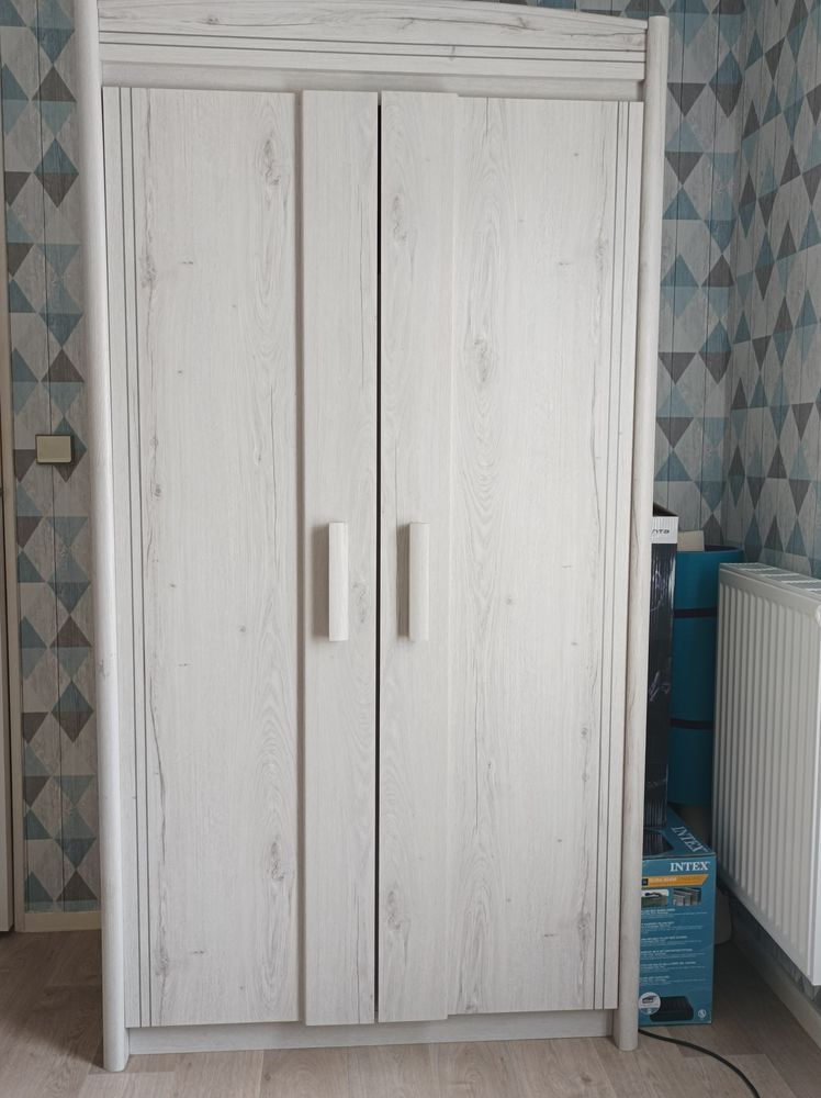 Ensemble LIT/ARMOIRE/TABLE DE CHEVET/MATELAS ET SOMMIER 170 Savigny-le-Temple (77)