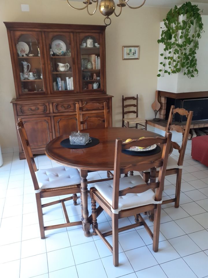 ensemble biblioth�que Table chaises 230 Sainte-Luce-sur-Loire (44)