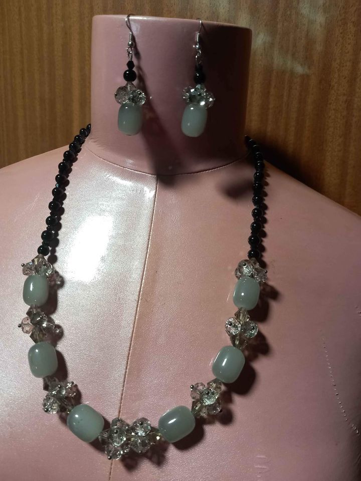 Ensemble de bijoux fantaisie 3 La Fert�-sous-Jouarre (77)