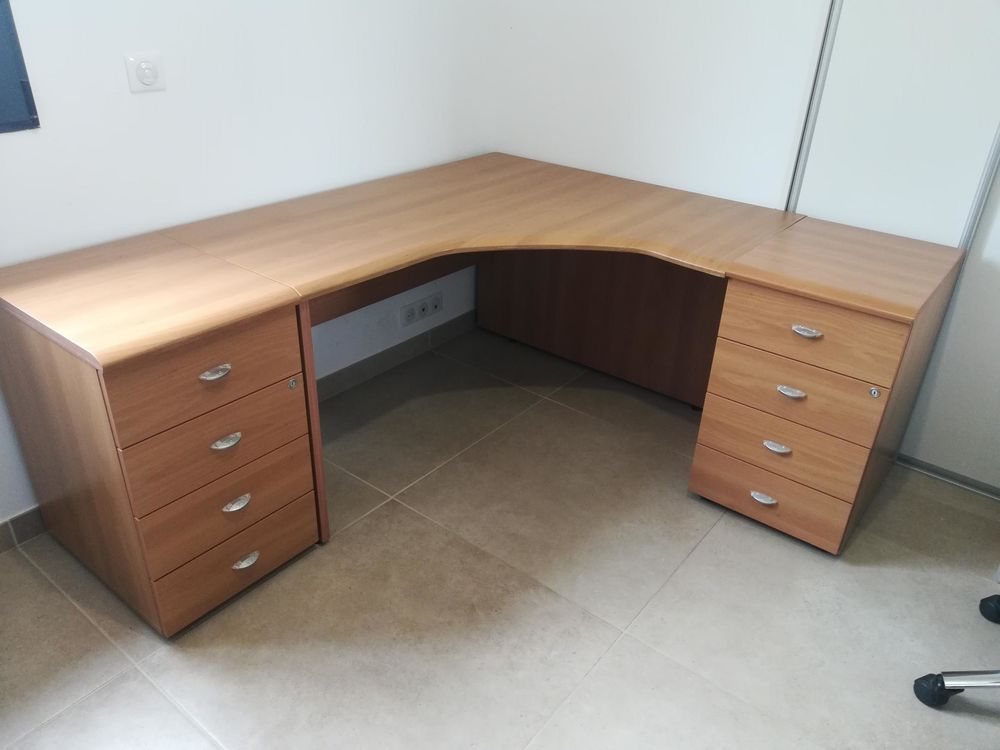 Ensemble de bureau d'angle 150 Saint-Paul (06)
