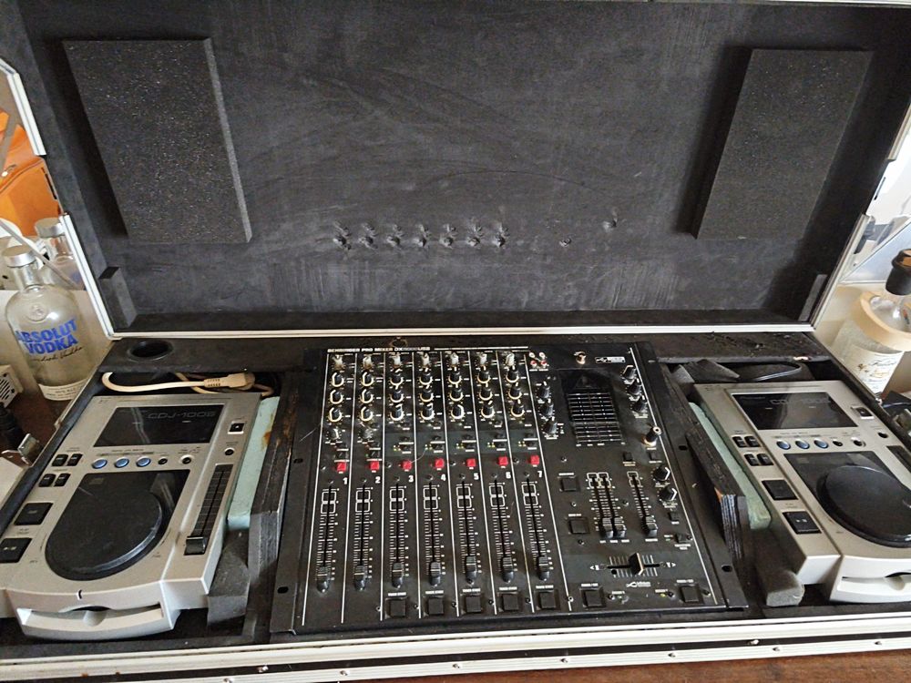 Ensemble DJ fly caisse table berhinger DX2000+ 2 CDJ AA1S 0 La Ricamarie (42)