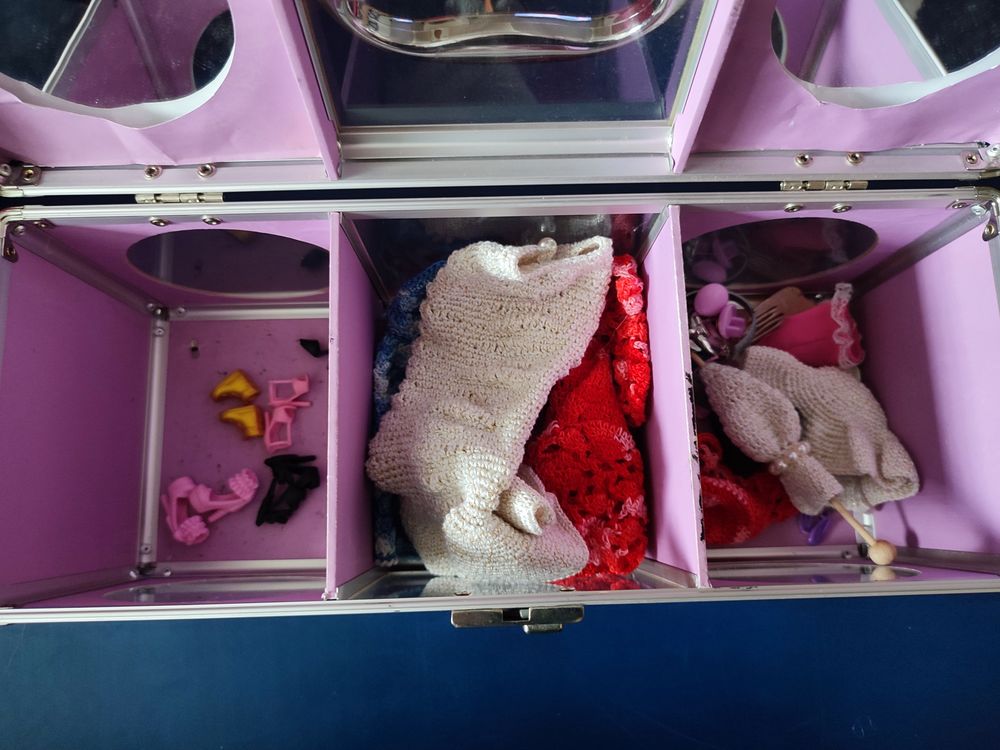 Ensemble Camping car Barbie/v�tements et accessoires/Barbies 50 Annezin (62)