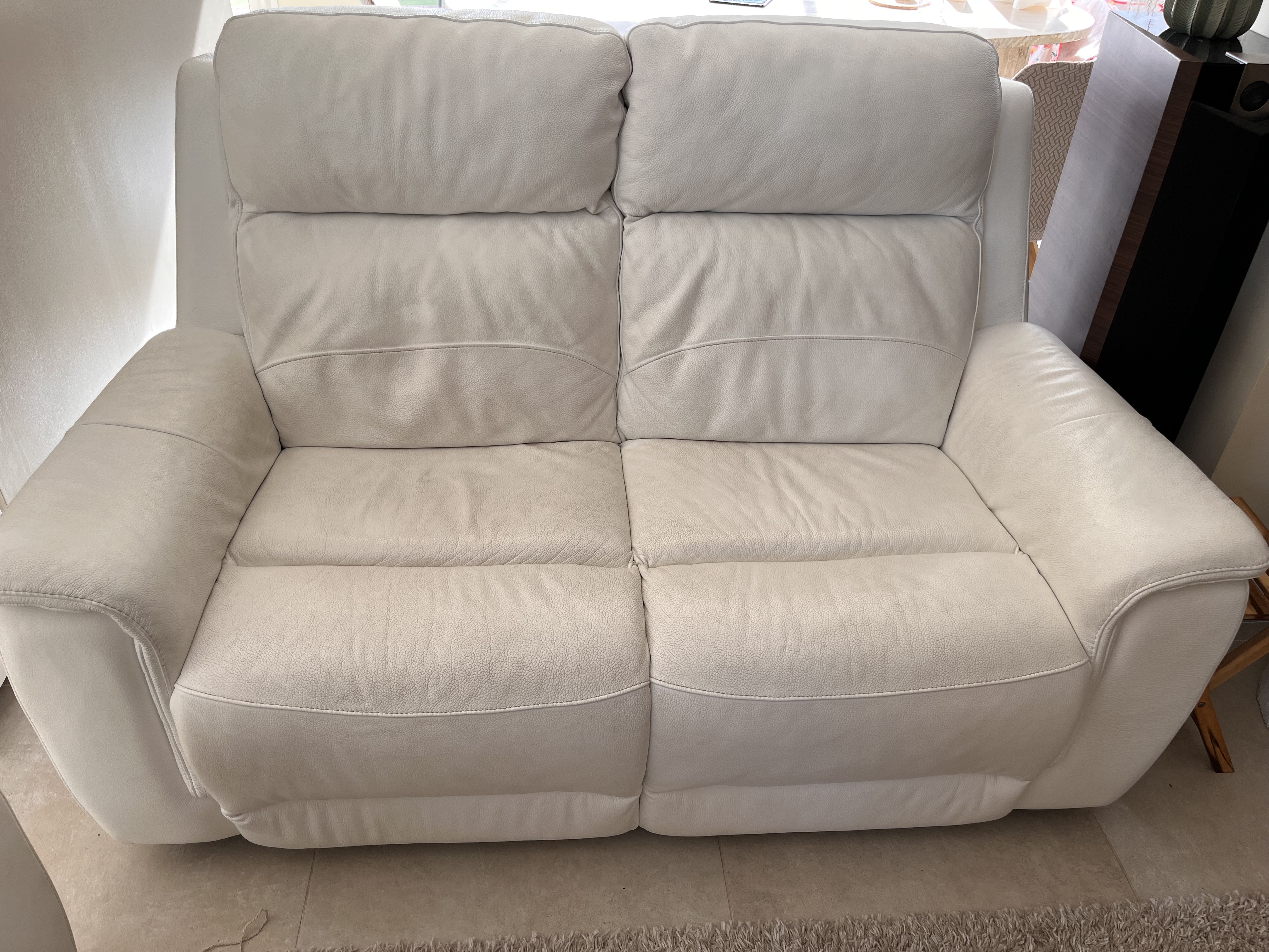 Ensemble canap� cuir 3 places relax et 1 canap� cuir 2 place 1000 Sussargues (34)