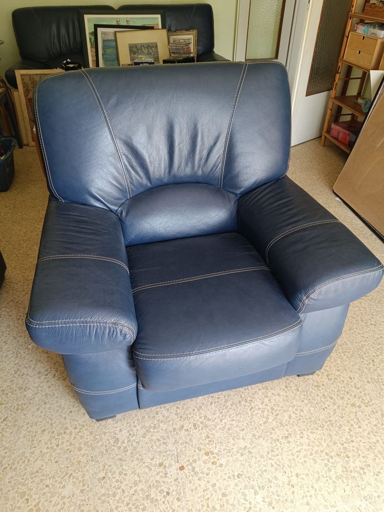 Ensemble de canap� et fauteuils en cuir bleu marine 350 Six-Fours-les-Plages (83)