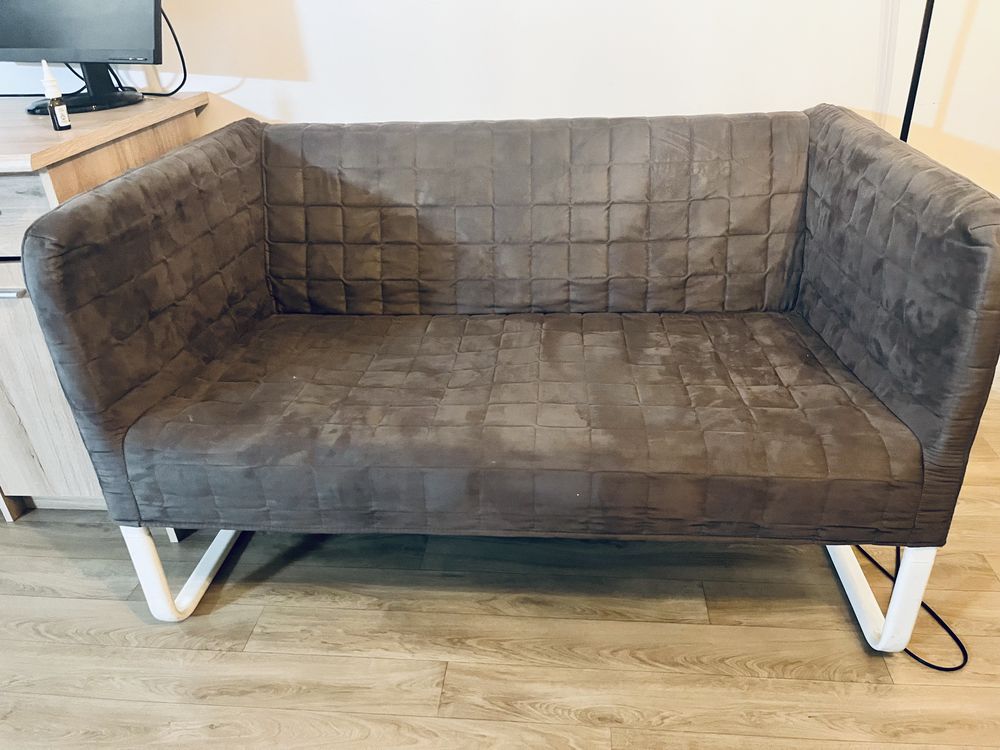 Ensemble 2 canap�s + table � manger + table de bureau 200 Nantes (44)