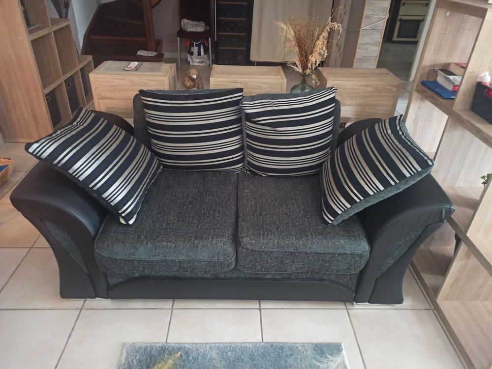 Ensemble de canap�s 400 Mirandol-Bourgnounac (81)