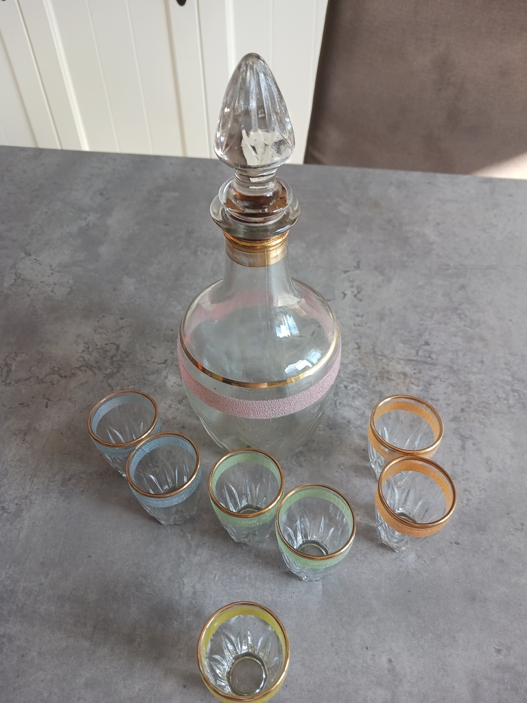 Ensemble de carafe et verres en verre avec bordures dor�es 15 Thourotte (60)