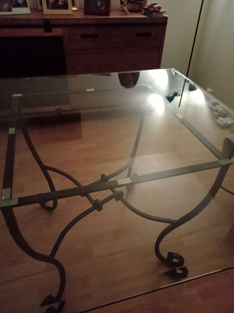 Ensemble de 4 chaises et table
150� � d�battre 150 Gradignan (33)