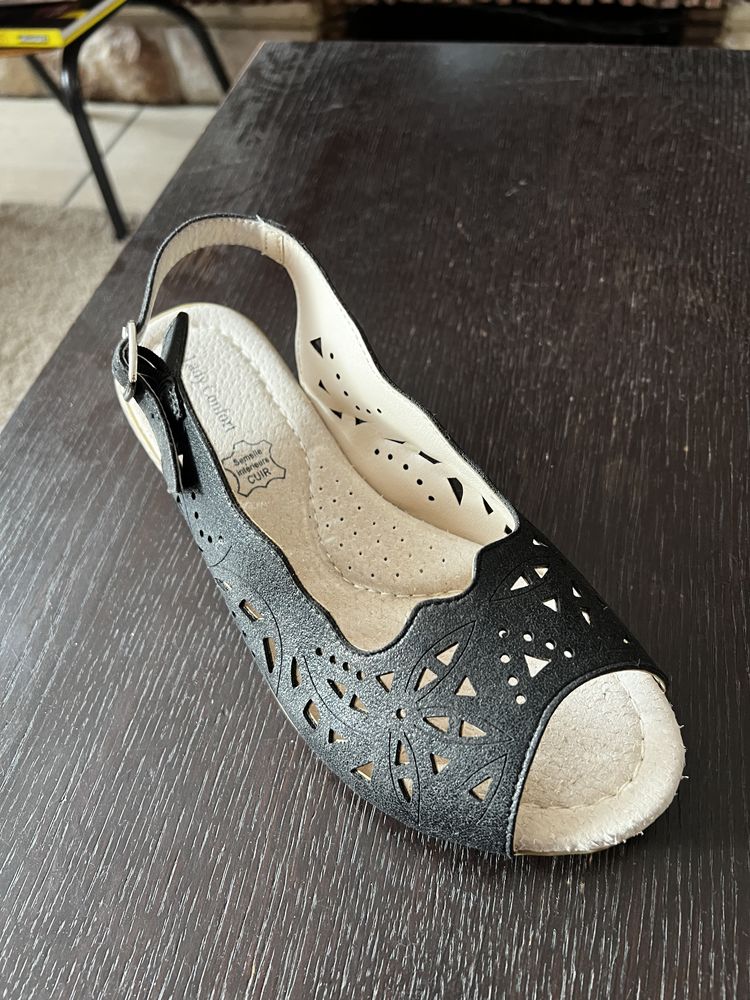 Ensemble de chaussures femmes 60 Marcq-en-Bar�ul (59)