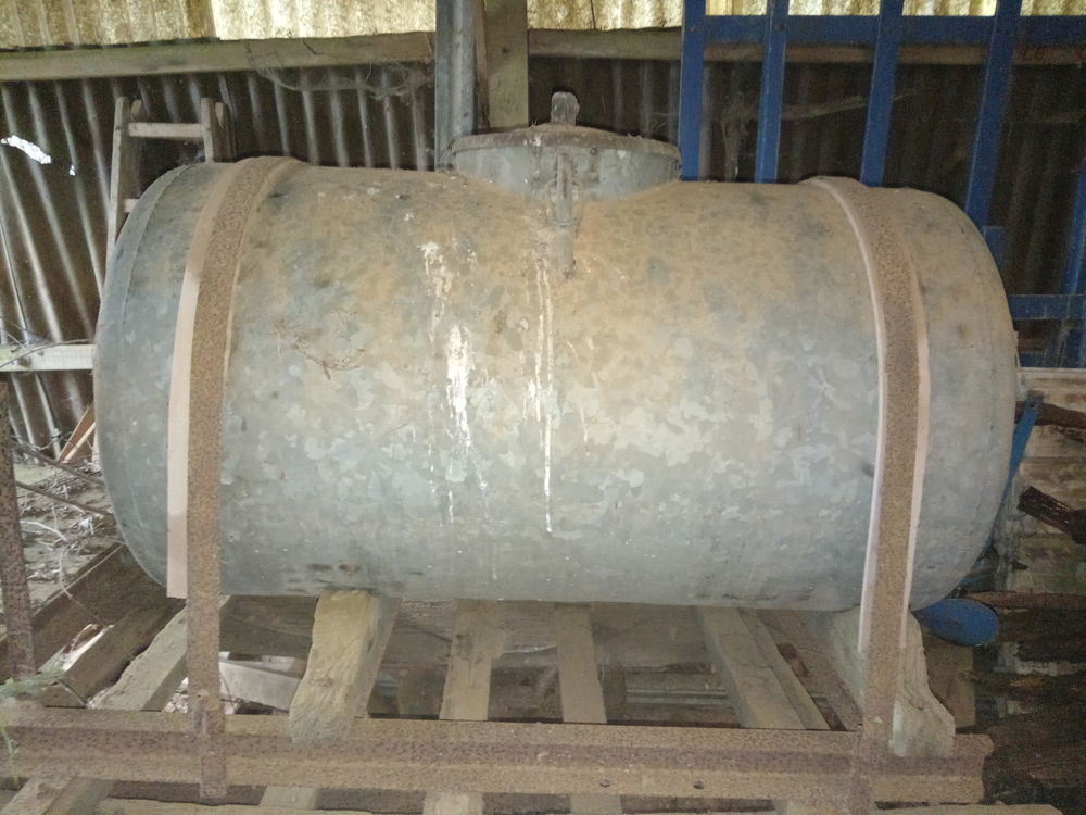 Ensemble citerne d'eau sur remorque 400 Vouh� (79)