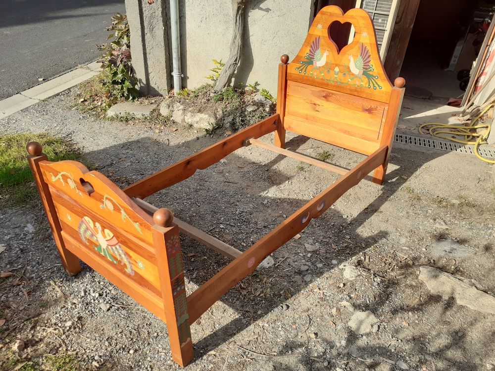 ensemble lit et commode en pin 200 Teilh�de (63)