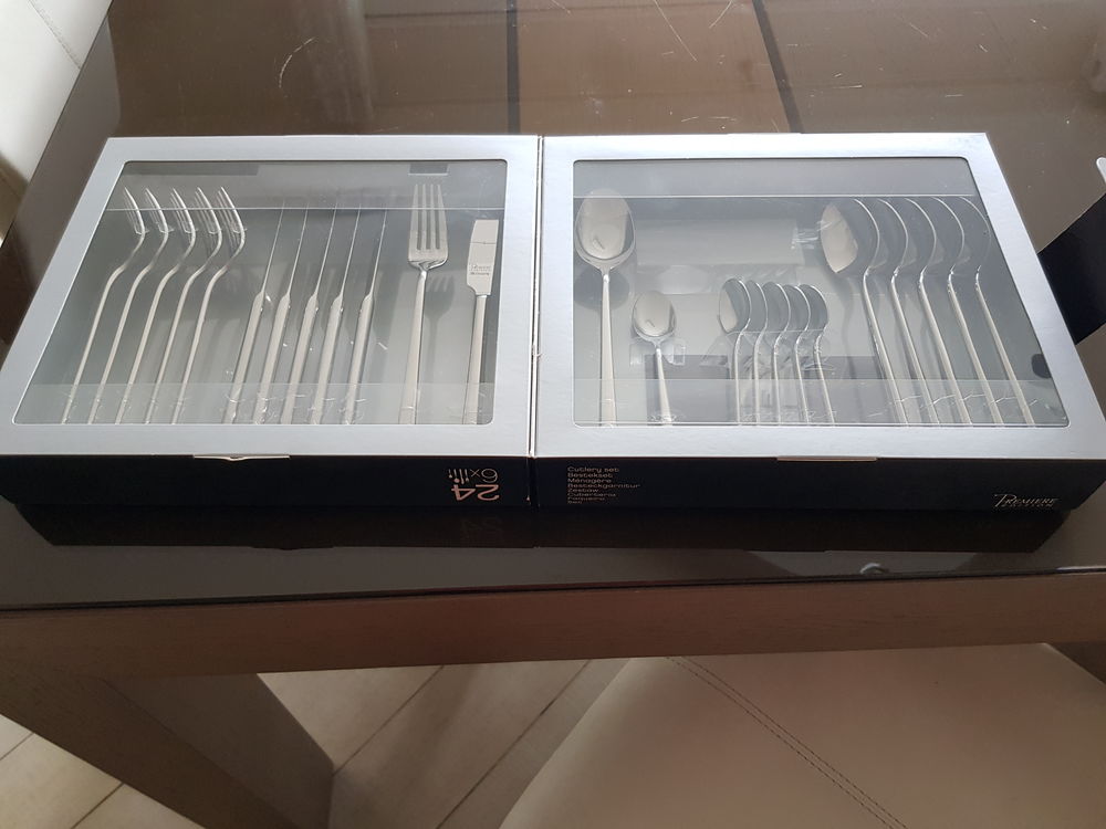 ENSEMBLE COUVERTS 6 PERSONNES  NEUF 39 Bonneville (74)