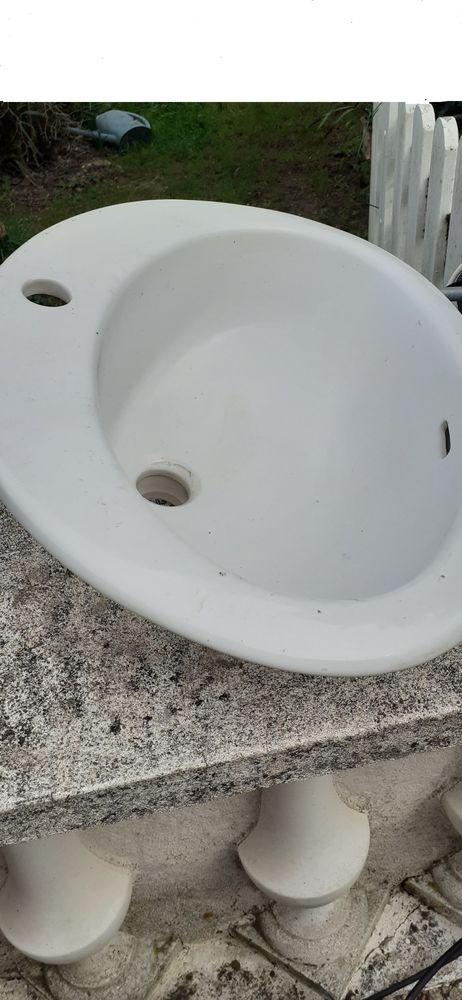 Ensemble cuvette lavabo et WC 5 Chisseaux (37)