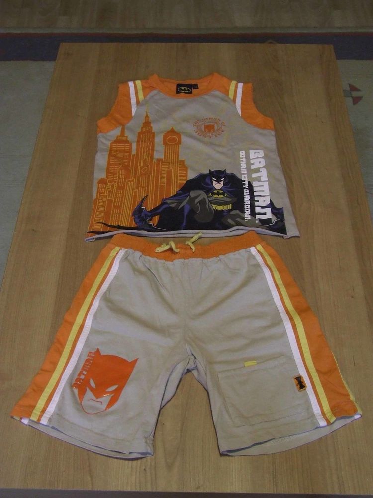 Ensemble, d�bardeur et short, BATMAN, 8�ans, TBE 6 Bagnolet (93)