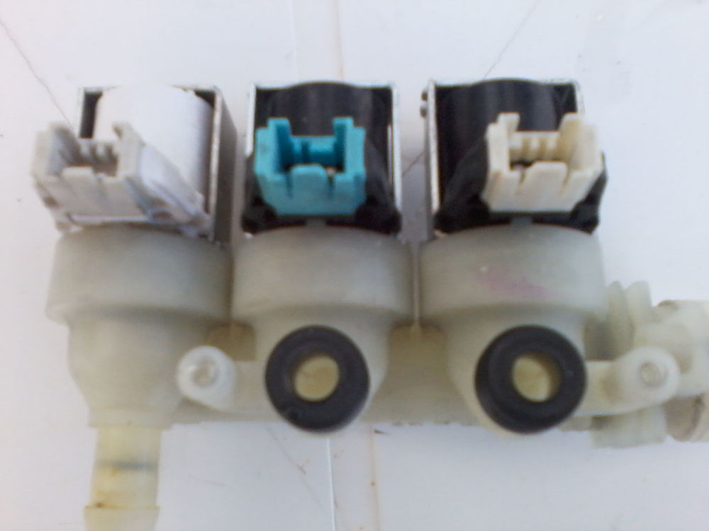 ENSEMBLE ELECTROVANNE D'EAU DE MACHINE A LAVER 10 Riec-sur-Belon (29)