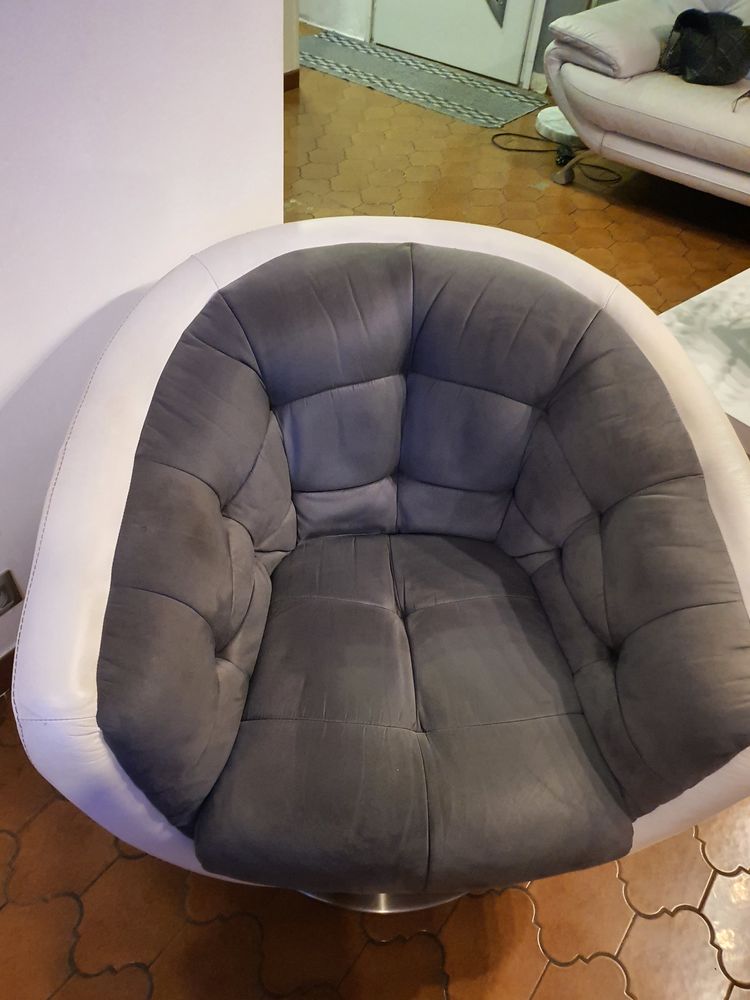 ENSEMBLE 2 FAUTEUILS CUIR 450 Doue (77)