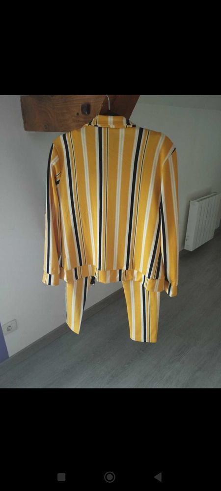 ensemble femme 15 Saint-Pierre-de-Cerni�res (27)