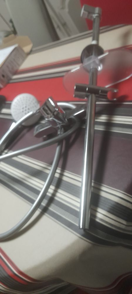 ensemble GROHE mitigeur, flexible,barre,paume, porte savon 85 Sainte-Rad�gonde-des-Noyers (85)